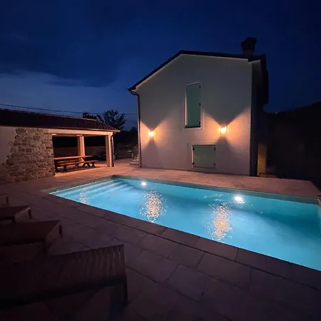Vacation Semesterbostad Motovun